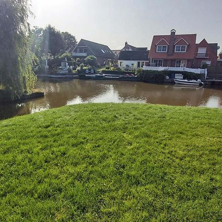 Grachtendroeoem Greetsiel Exteriör bild